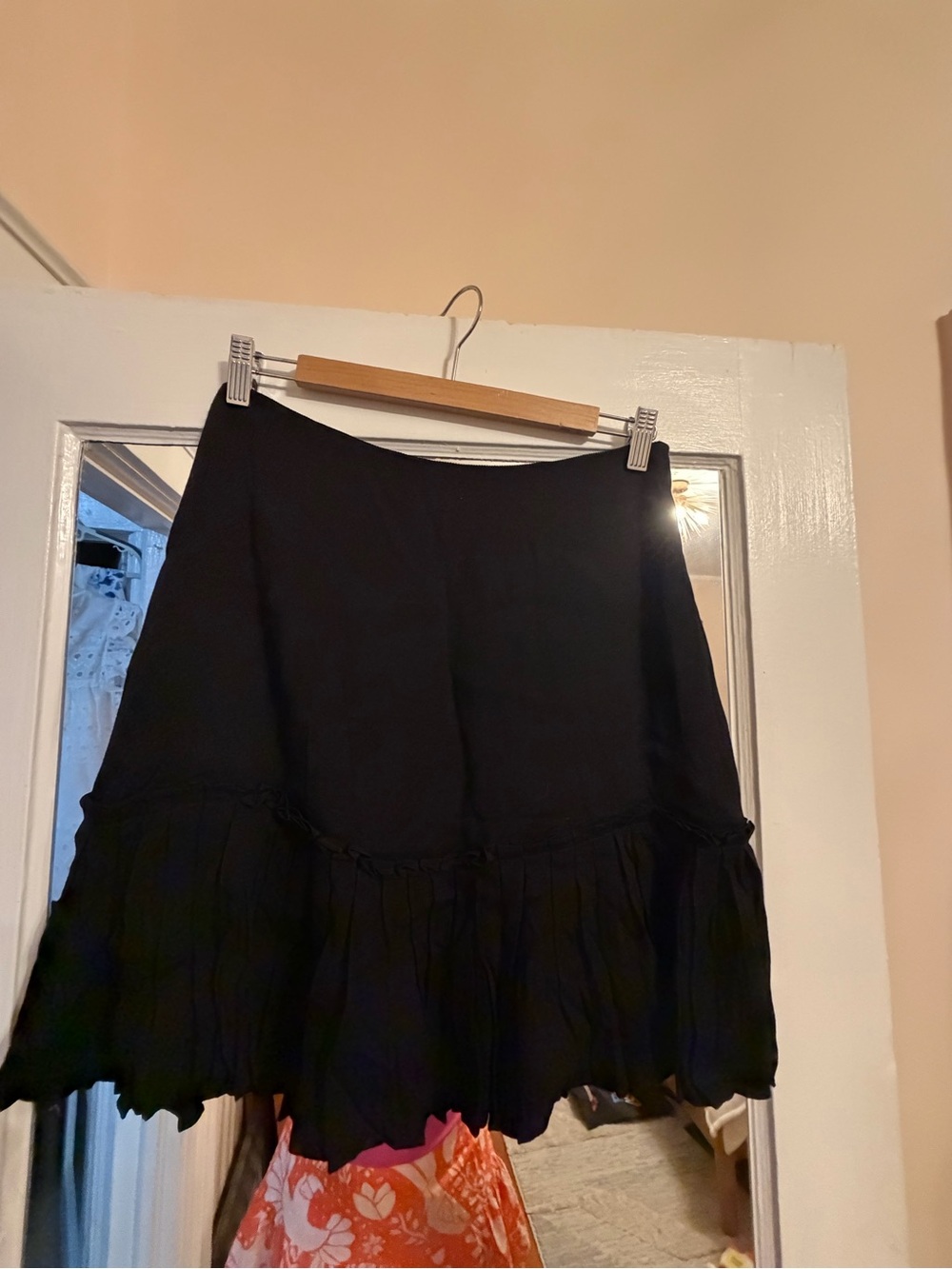 NWOT kate spade Black A-Line Tiered Skirt
Lines
Size 8
Never worn